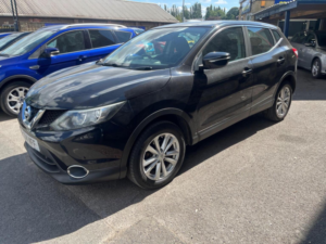 2014 Nissan Qashqai 1.5 Dci Acenta 2WD Euro 5 (s/s) 5dr in Black — image 3