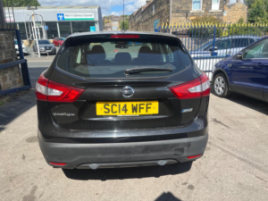 2014 Nissan Qashqai 1.5 Dci Acenta 2WD Euro 5 (s/s) 5dr in Black — image 5