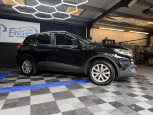 2016 Renault Kadjar 1.5 Dynamique Nav Dci 110 in Black — image 4