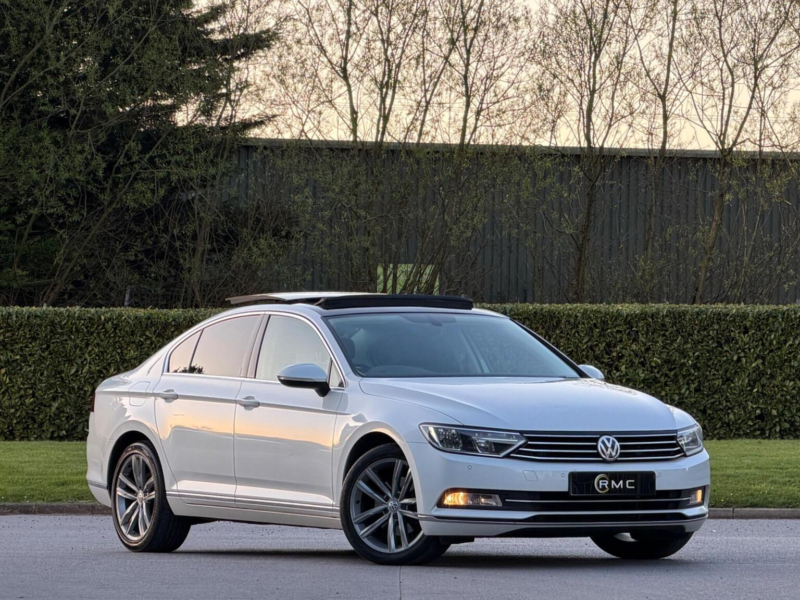 2016 Volkswagen Passat 2.0 Tdi Bluemotion Tech Gt DSG Euro 6 (s/s) 4dr in White — image 1