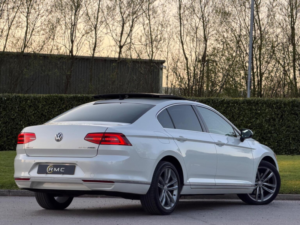 2016 Volkswagen Passat 2.0 Tdi Bluemotion Tech Gt DSG Euro 6 (s/s) 4dr in White — image 3