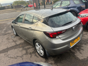 2017 Vauxhall Astra 1.6 Cdti Ecoflex Tech Line Hatchback 5dr Diesel Manual Euro 6 (s/s) (110 Ps) in Grey — image 5