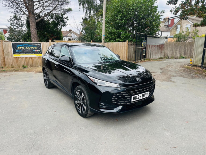 2025 MG MG Hs 1.5 T-Gdi Trophy Dct Euro 6 (s/s) 5dr in Black — image 1