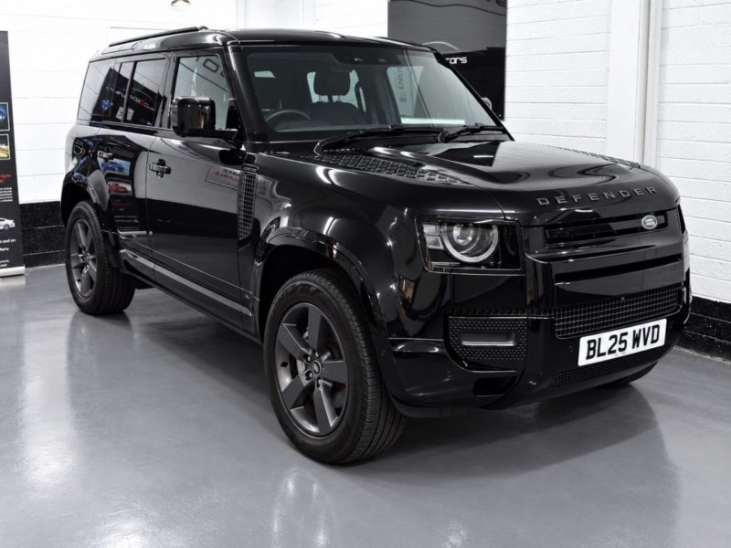 2025 Land Rover Defender 110 3.0 D350 Mhev X-Dynamic Se (7 Seats) SUV 5dr Diesel Auto 4WD Euro 6 Automatic in Black — image 1