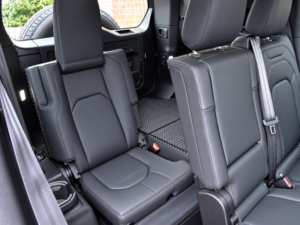 2025 Land Rover Defender 110 3.0 D350 Mhev X-Dynamic Se (7 Seats) SUV 5dr Diesel Auto 4WD Euro 6 Automatic in Black — image 3