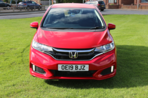 2019 Honda Jazz 1.3 I-Vtec Se Navi in Red — image 3