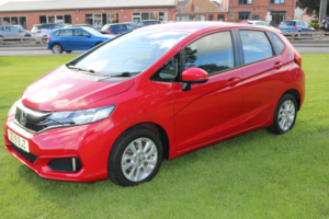 2019 Honda Jazz 1.3 I-Vtec Se Navi in Red — image 4
