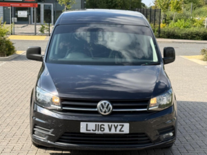 2016 Volkswagen Caddy 2.0 Tdi C20 Bluemotion Tech Highline Swb Euro 6 (s/s) 5dr in Black — image 6