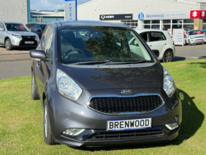 2017 Kia Venga 1.6 4 MPV 5dr Petrol Manual Euro 6 (s/s) (123 Bhp) in Silver — image 2