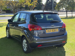 2017 Kia Venga 1.6 4 MPV 5dr Petrol Manual Euro 6 (s/s) (123 Bhp) in Silver — image 5
