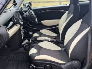 2010 MINI Hatch 1.6 Cooper S Hatch in Black — image 3
