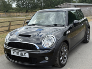 2010 MINI Hatch 1.6 Cooper S Hatch in Black — image 4