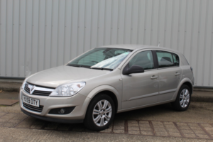 2009 Vauxhall Astra 1.6 I 16v Elite in Silver — image 3