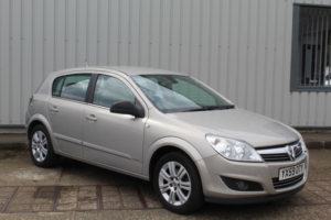 2009 Vauxhall Astra 1.6 I 16v Elite in Silver — image 5