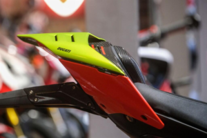 2023 Ducati Streetfighter V4 *lamborghini Limited Edition No: 519 Of 630* in Multicolour — image 4