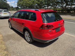 2015 Volkswagen Golf 1.8tsi Petrol DSG 4motion 4WD in Red — image 4