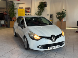 2014 Renault Clio 1.5 Expression+ Eco� Dci 90 Stop & Start in White — image 2