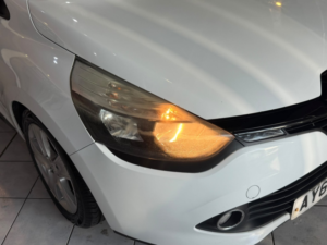 2014 Renault Clio 1.5 Expression+ Eco� Dci 90 Stop & Start in White — image 3