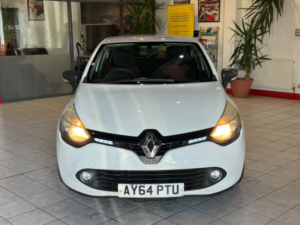 2014 Renault Clio 1.5 Expression+ Eco� Dci 90 Stop & Start in White — image 4