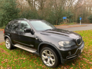2010 BMW X5 Xdrive30d Se in Black — image 2