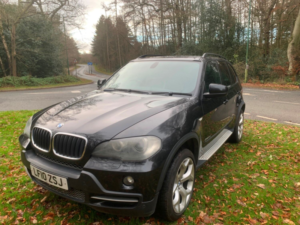 2010 BMW X5 Xdrive30d Se in Black — image 4