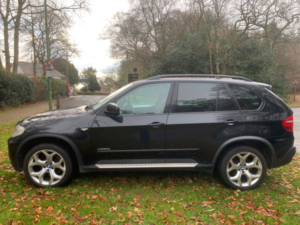 2010 BMW X5 Xdrive30d Se in Black — image 5