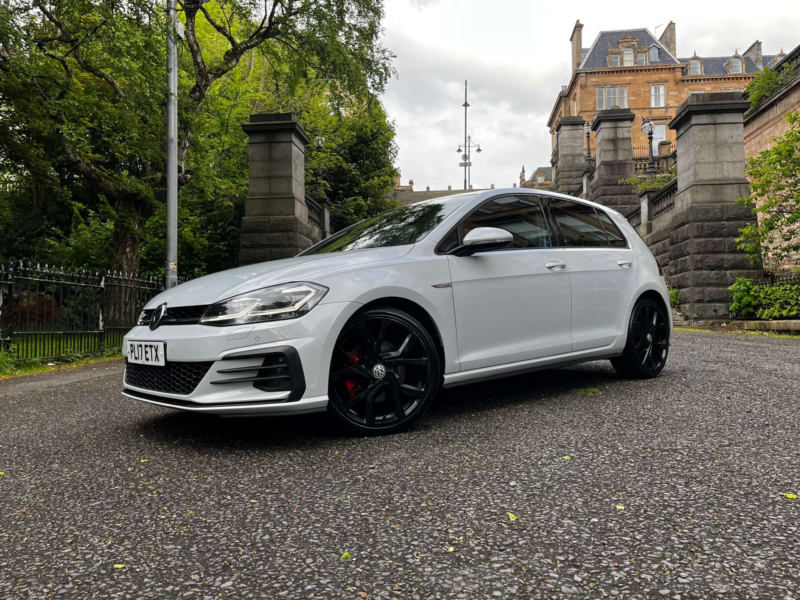 2017 Volkswagen Golf 2.0 Golf Gtd Tdi 5dr in Silver — image 1