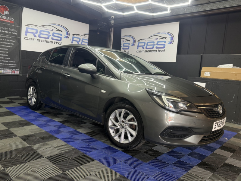2020 Vauxhall Astra 1.5 Turbo D Se in Grey — image 1