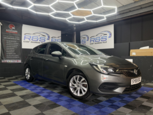 2020 Vauxhall Astra 1.5 Turbo D Se in Grey — image 2