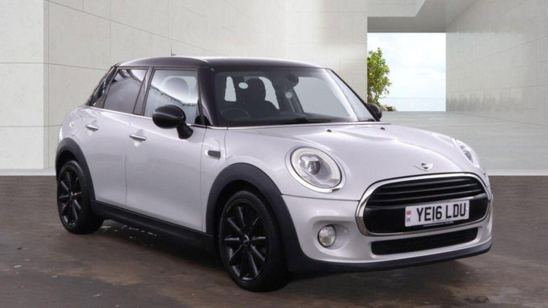 2016 MINI Hatch 1.5 Cooper D Euro 6 (s/s) 5dr in Silver — image 1