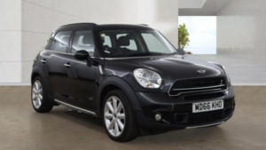 2016 MINI Countryman 1.6 Cooper S All4 Countryman Black 4WD 5dr 6 Stamps in Black — image 3