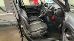 2016 MINI Countryman 1.6 Cooper S All4 Countryman Black 4WD 5dr 6 Stamps in Black — image 5