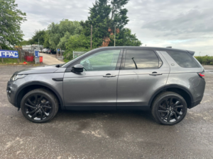 2018 Land Rover Discovery Sport 2.0 Td4 Hse Black in Grey — image 3