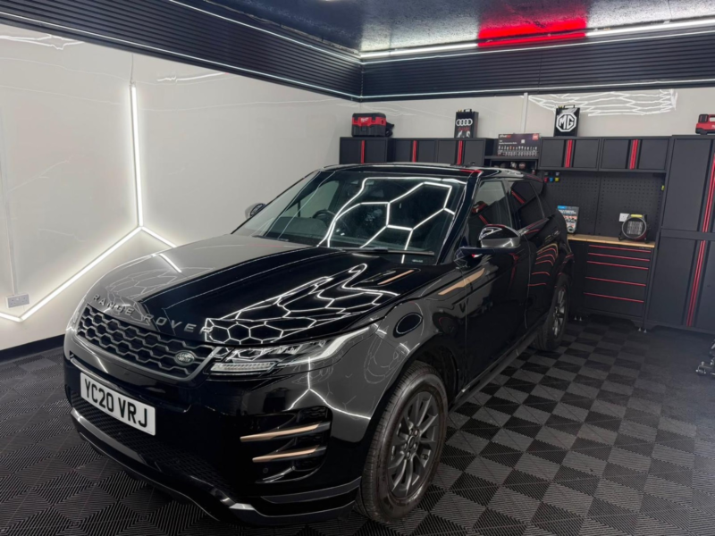 2020 Land Rover Range Rover Evoque 2.0 D150 R-Dynamic in Black — image 1