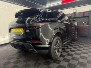 2020 Land Rover Range Rover Evoque 2.0 D150 R-Dynamic in Black — image 2
