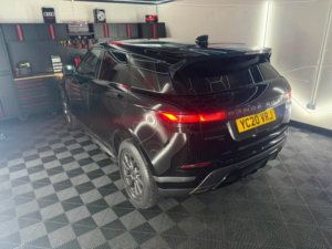 2020 Land Rover Range Rover Evoque 2.0 D150 R-Dynamic in Black — image 6