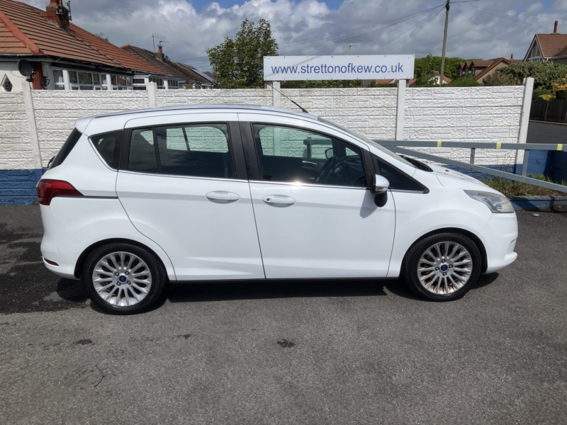 2014 Ford B-Max 1.0 T Ecoboost Titanium in White — image 1