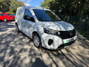 2023 Nissan Townstar Tekna L1 in White — image 2