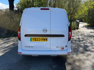 2023 Nissan Townstar Tekna L1 in White — image 5