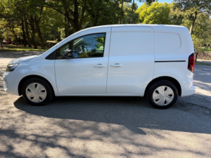 2023 Nissan Townstar Tekna L1 in White — image 6