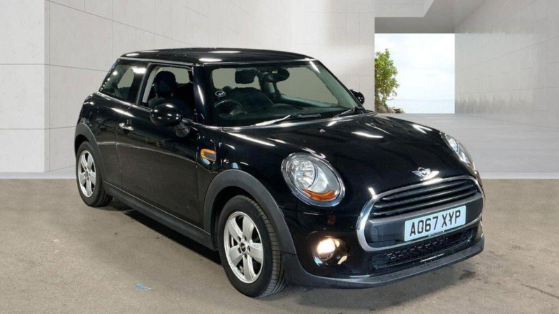 2017 MINI Hatch 1.2 One Euro 6 (s/s) 3dr in Black — image 1