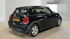 2017 MINI Hatch 1.2 One Euro 6 (s/s) 3dr in Black — image 4