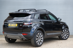 2017 Land Rover Range Rover Evoque 2.0 Ed4 Se in Black — image 4