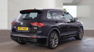 2017 Volkswagen Tiguan 2.0 Tdi Bluemotion Tech R-Line DSG 4motion Euro 6 (s/s) 5dr in Black — image 4