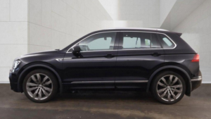 2017 Volkswagen Tiguan 2.0 Tdi Bluemotion Tech R-Line DSG 4motion Euro 6 (s/s) 5dr in Black — image 6