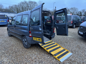 2009 Peugeot Partner 1.4 Wav Wheelchair Accessible Vehicle Combi in Grey — image 6