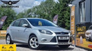 2011 Ford Focus 1.6 Zetec Euro 5 5dr in Silver — image 2