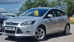 2011 Ford Focus 1.6 Zetec Euro 5 5dr in Silver — image 4