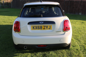 2018 MINI Hatch 1.5 5-Door Hatch Cooper in White — image 6