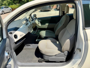 2010 Fiat 500 1.2 Lounge Euro 5 (s/s) 3dr in White — image 5